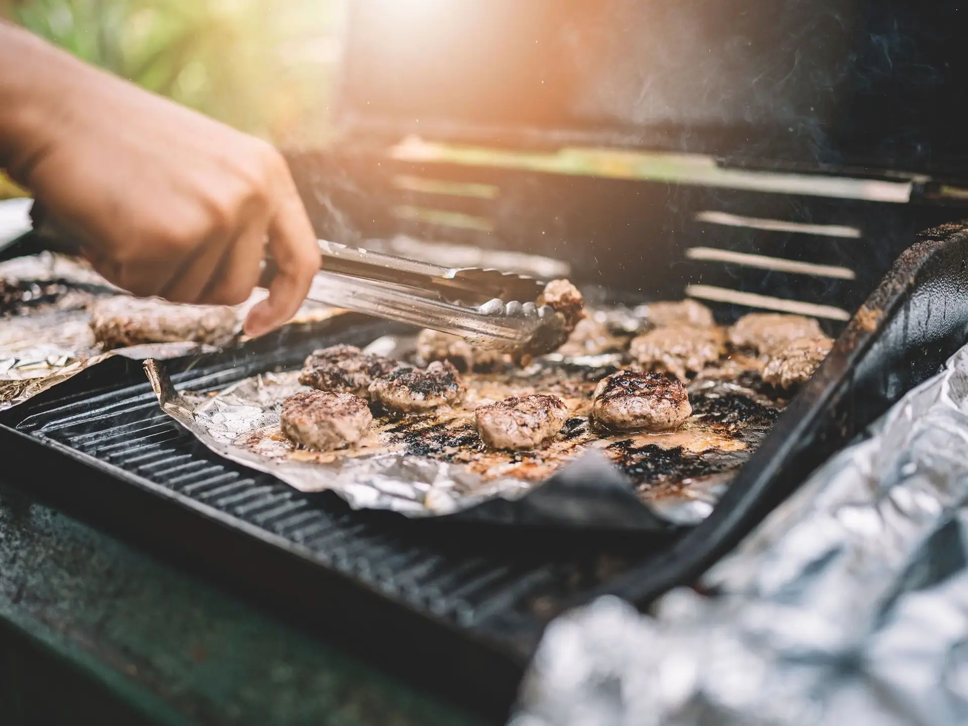Grilling chicken on foil